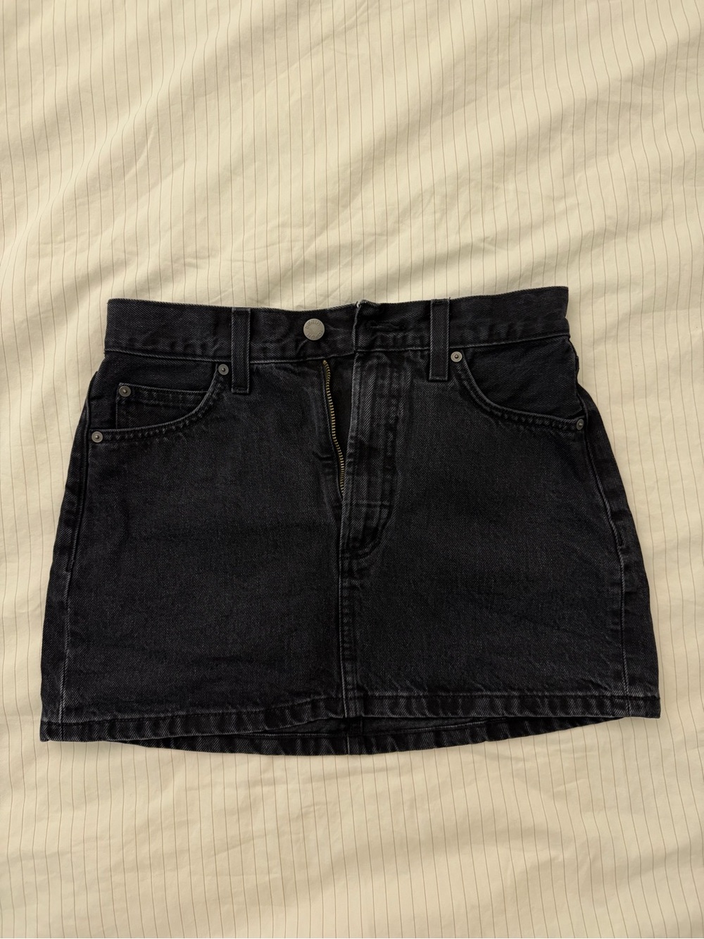 Aritzia Denim Forum The '90s Ricci Denim Skirt